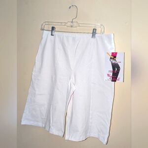 Women With Control Size Medium Petite Shape Inhancing Shorts